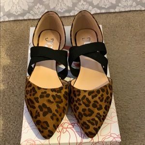 Leopard print strappy flats NEW